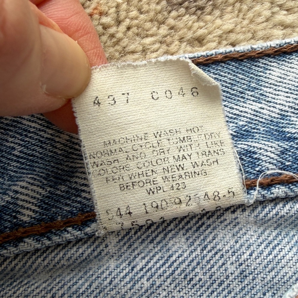 Vintage Levi’s USA Light Wash Distressed Acid Wash - Picture 7 of 16